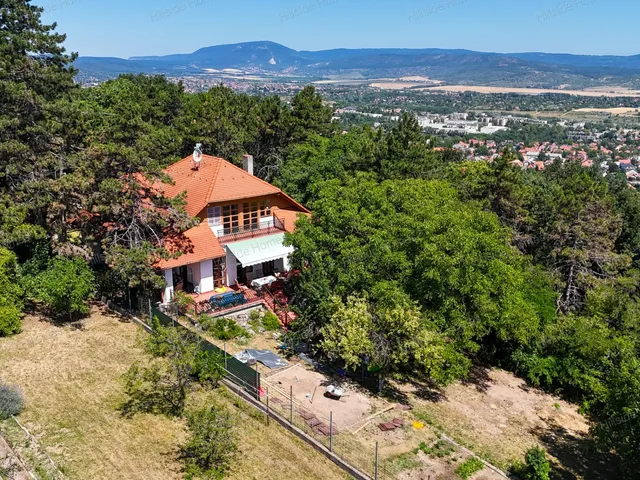 Eladó ház Solymár 500 nm