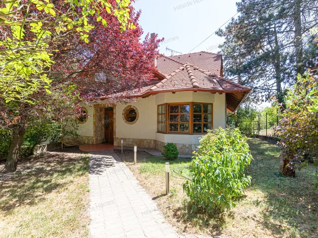 Eladó ház Solymár 500 nm