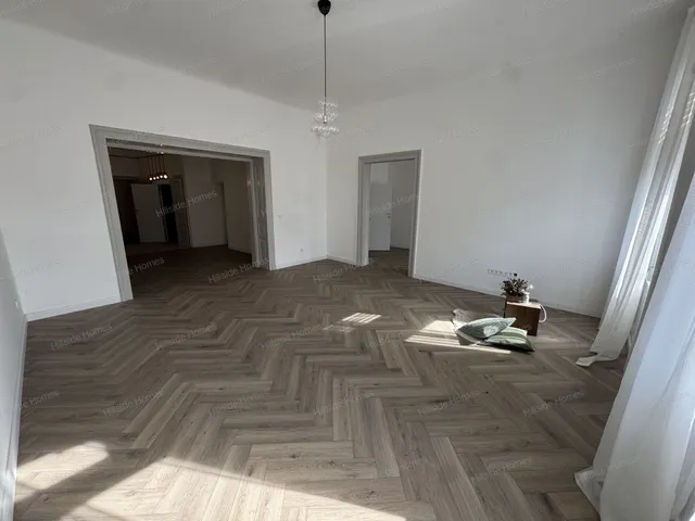 Eladó lakás Budapest I. kerület 107 nm
