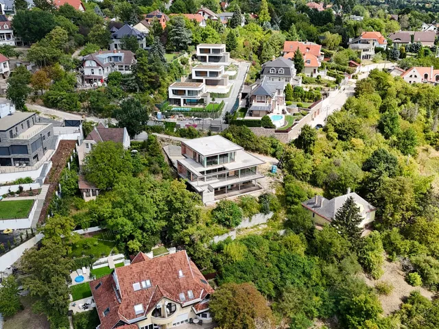 Eladó ház Budapest II. kerület, Remetekertváros 500 nm