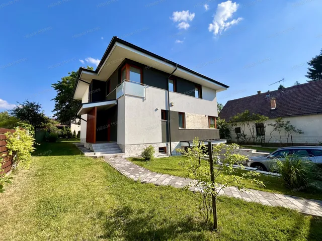 Eladó ház Budapest II. kerület, Erzsébetliget 273 nm