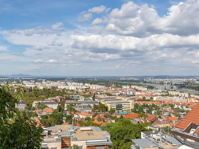 Eladó lakás Budapest II. kerület, Szemlőhegy 139 nm
