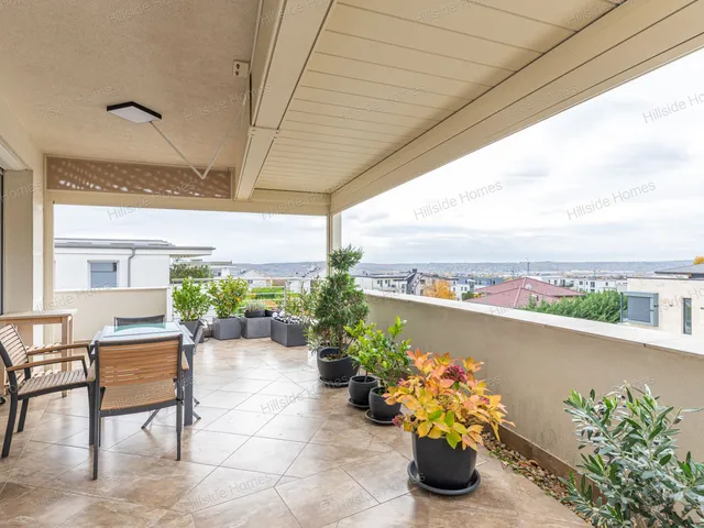 Eladó lakás Budapest XI. kerület, Madárhegy 141 nm