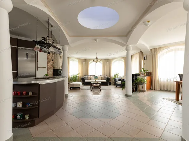 Eladó ház Budapest XVIII. kerület, Újpéteritelep 360 nm