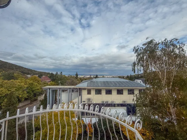 Eladó lakás Budapest II. kerület, Zöldmál 137 nm