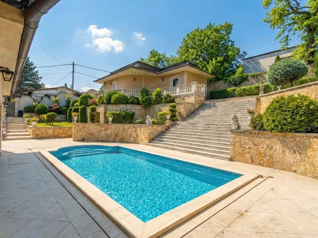 Eladó ház Budapest II. kerület, Adyliget 1000 nm