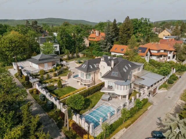 Eladó ház Budapest II. kerület, Adyliget 1120 nm