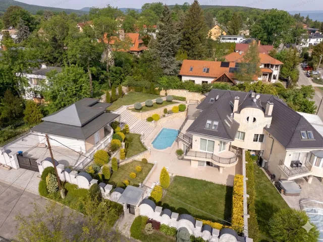 Eladó ház Budapest II. kerület, Adyliget 1120 nm