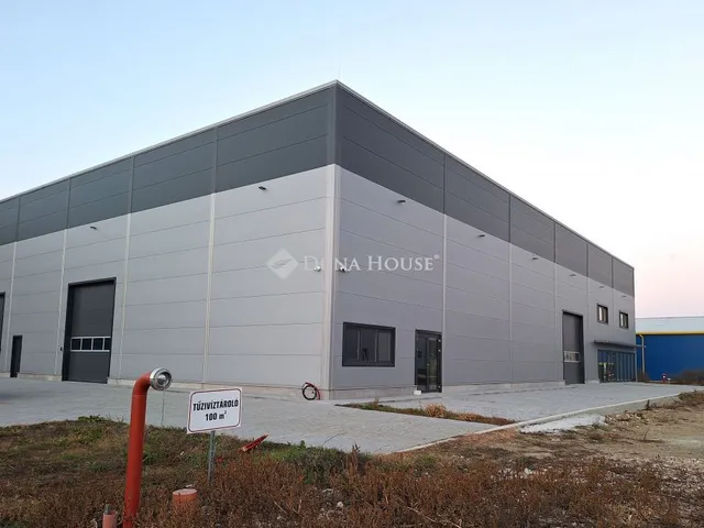 Kiadó kereskedelmi és ipari ingatlan Bag, Bagi Ipari Park 2 1167 nm