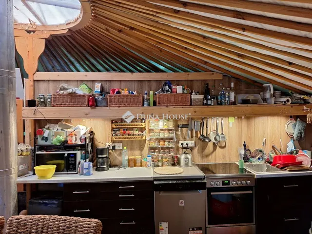 Eladó telek Bicske 8711 nm