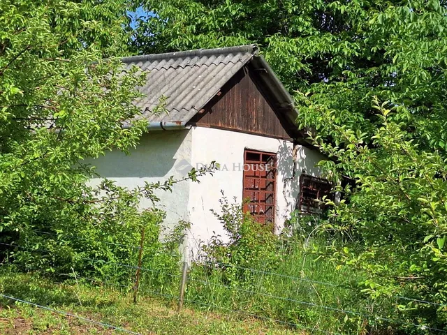 Eladó telek Biatorbágy 909 nm