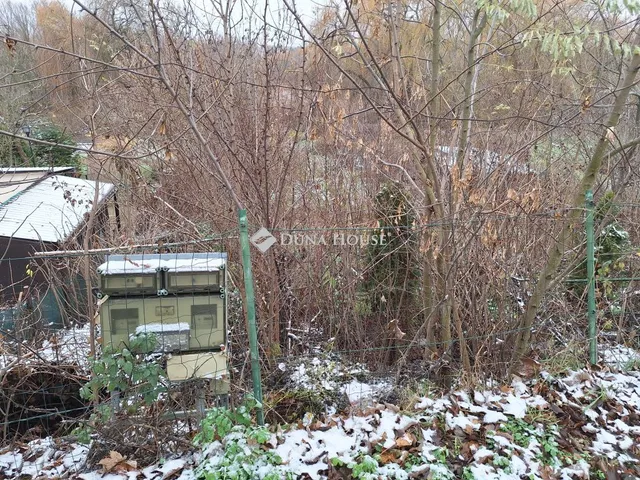 Eladó telek Bicske, Zártkert 1104 nm