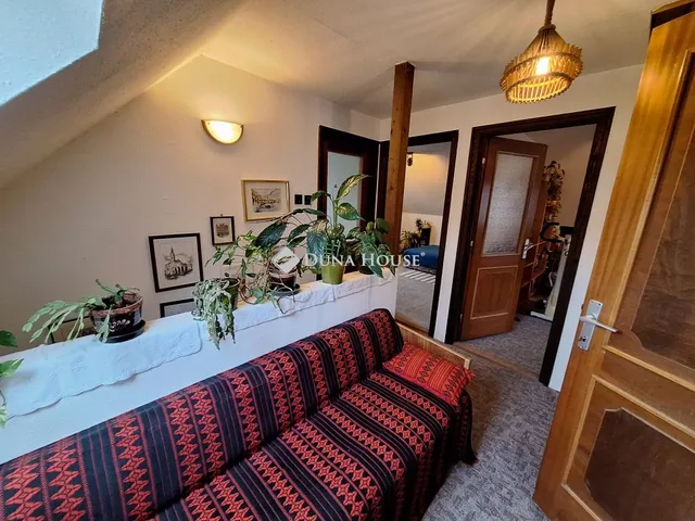 Eladó ház Budapest XVI. kerület, Avarszállás utca 180 nm