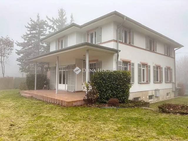 Kiadó ház Budapest XII. kerület, Konkoly-Thege Miklós út 300 nm