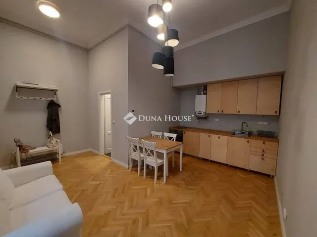 Eladó lakás Budapest VIII. kerület, Kölcsey utca 42 nm