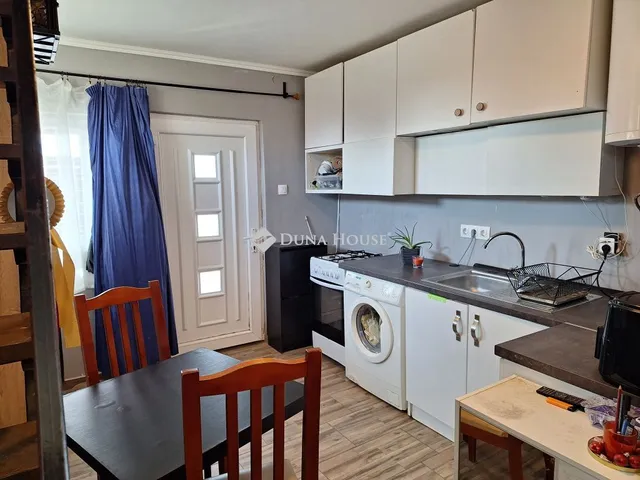 Eladó ház Bicske, Zártkert 35 nm