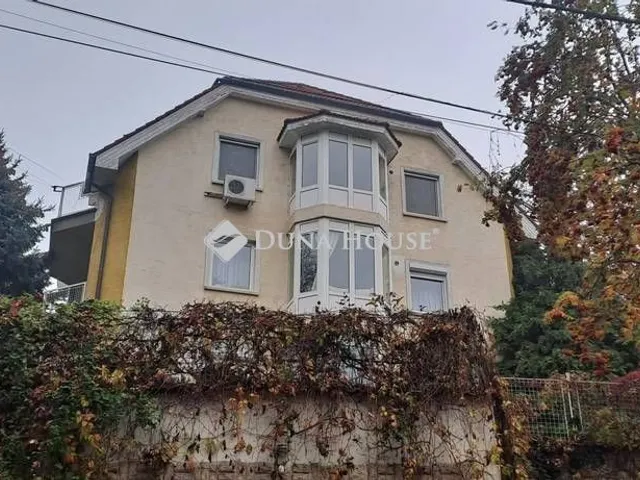 Kiadó lakás Budapest XII. kerület, Diós árok 89 nm