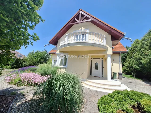 Kiadó ház Herceghalom 175 nm