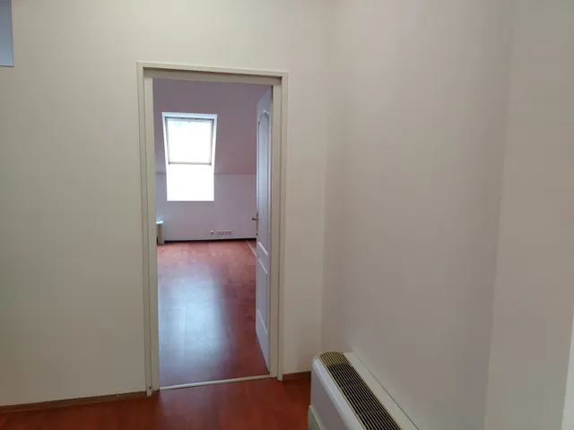 Kiadó kereskedelmi és ipari ingatlan Budapest VI. kerület, Bajza utca