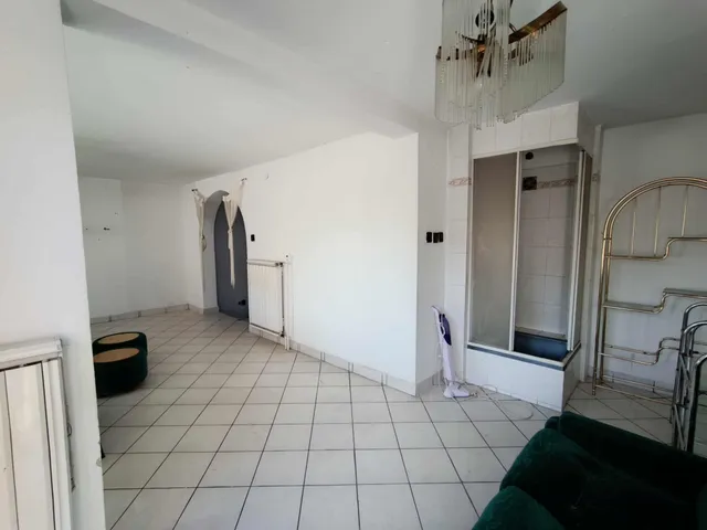 Eladó ház Budapest XV. kerület, Dessewffy Arisztid utca 300 nm