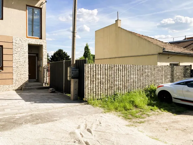 Eladó telek Budapest XV. kerület 378 nm