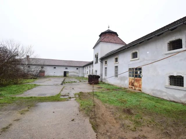 Eladó kereskedelmi és ipari ingatlan Gödöllő