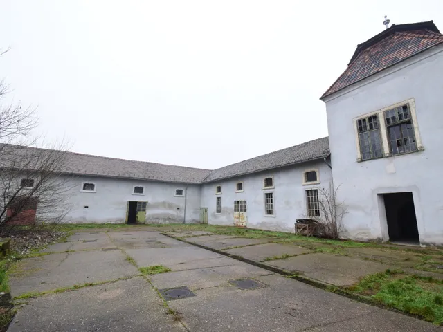Eladó kereskedelmi és ipari ingatlan Gödöllő