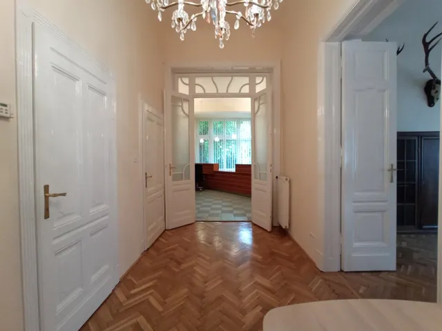 Kiadó kereskedelmi és ipari ingatlan Budapest XIV. kerület 157 nm