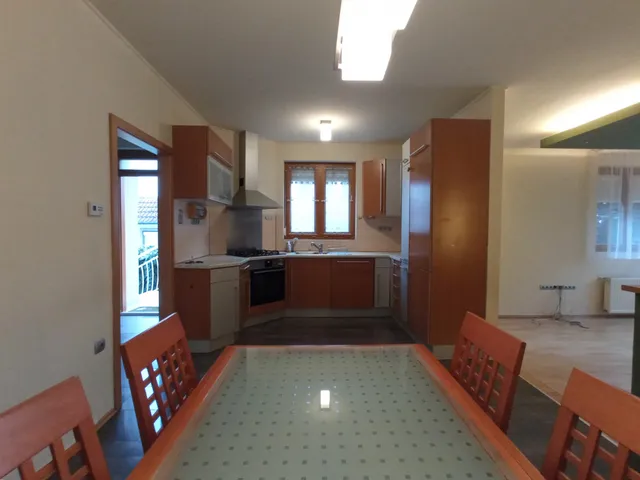 Kiadó ház Budapest XIV. kerület 157 nm