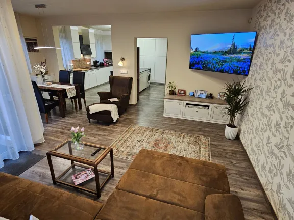 Eladó lakás Budapest XV. kerület, Pestújhelyi út 109 nm