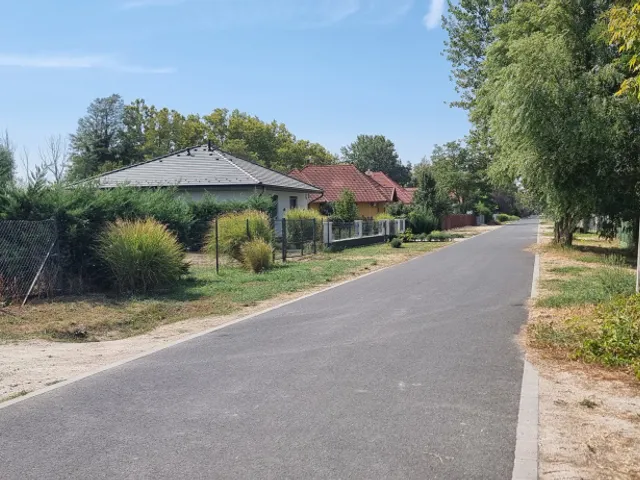 Eladó telek Balatonőszöd, Lakóövezet 1279 nm
