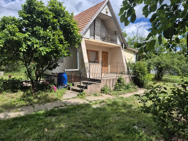 Eladó telek Budapest XVI. kerület 865 nm