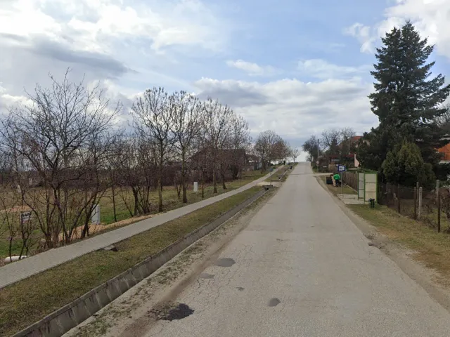 Eladó telek Kerepes 744 nm