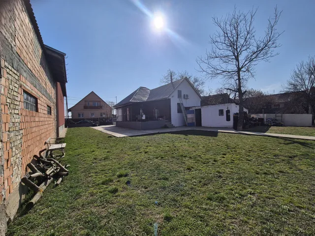 Eladó ház Domony, Tavasz utca 90 nm