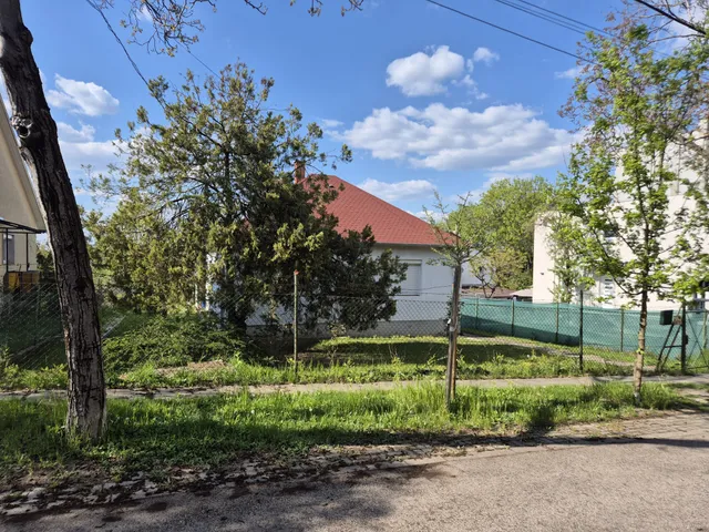 Eladó ház Budapest XVI. kerület, Árpádföld csendes utcájában 63 nm