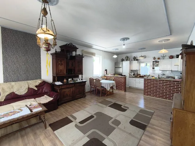 Eladó ház Budapest XVI. kerület, Sashalom 336 nm