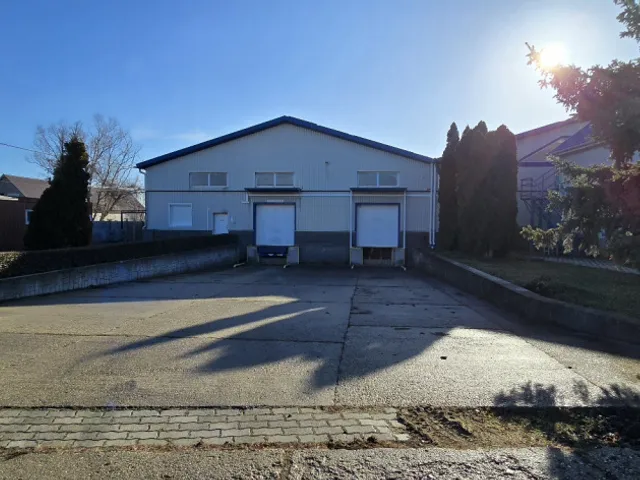 Eladó kereskedelmi és ipari ingatlan Halásztelek