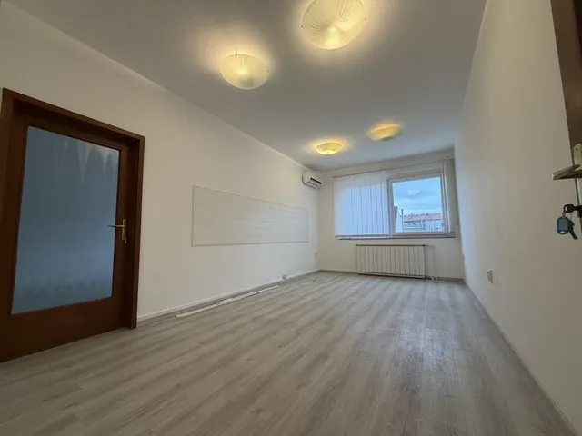 Kiadó kereskedelmi és ipari ingatlan Budapest XIV. kerület, Nagy Lajos király útja