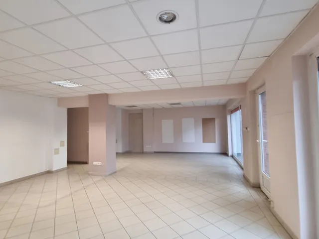 Kiadó kereskedelmi és ipari ingatlan Nyíregyháza