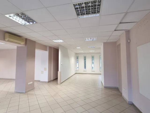 Kiadó kereskedelmi és ipari ingatlan Nyíregyháza, NyírPláza közeli utca