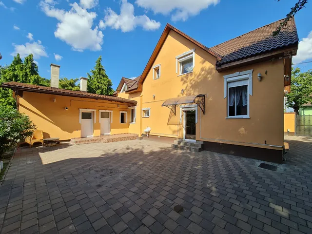 Eladó ház Budapest XVIII. kerület, Nagybánya utca 145 nm