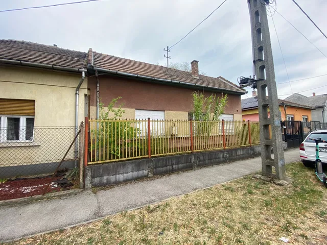 Eladó ház Budapest XVIII. kerület, Szemeretelep 72 nm