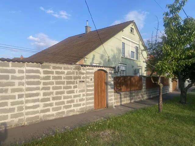 Eladó ház Budapest XVIII. kerület, Ferihegy utca 173 nm