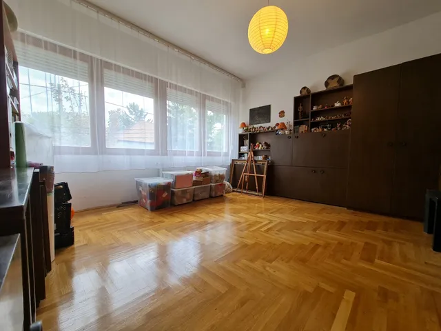 Eladó ház Budapest XVI. kerület, Batsányi János utca 107 nm