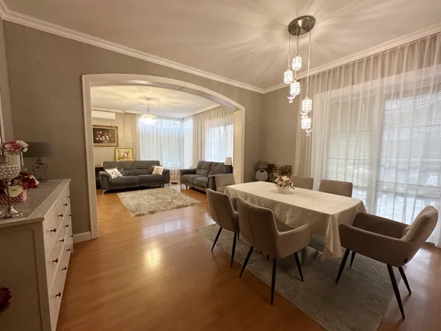 Eladó ház Nagytarcsa 199 nm