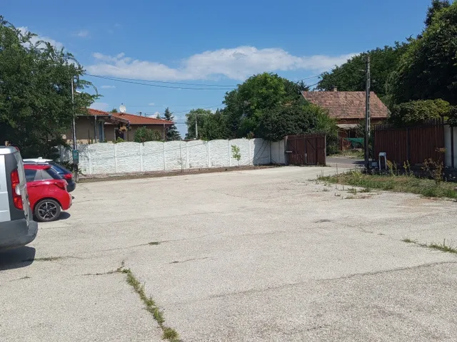 Eladó kereskedelmi és ipari ingatlan Szigethalom, Fiumei közeli utca