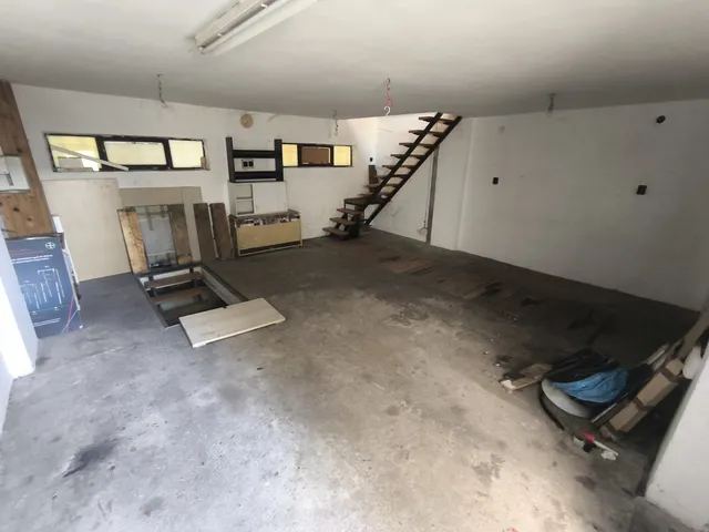 Eladó garázs Szigetszentmiklós, Szentmiklós útjához közel utca