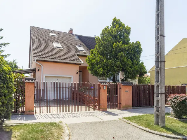 Eladó ház Budapest XV. kerület, Rákospalota 220 nm