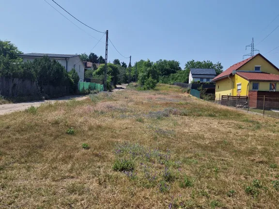 Eladó telek Mogyoród 1630 nm