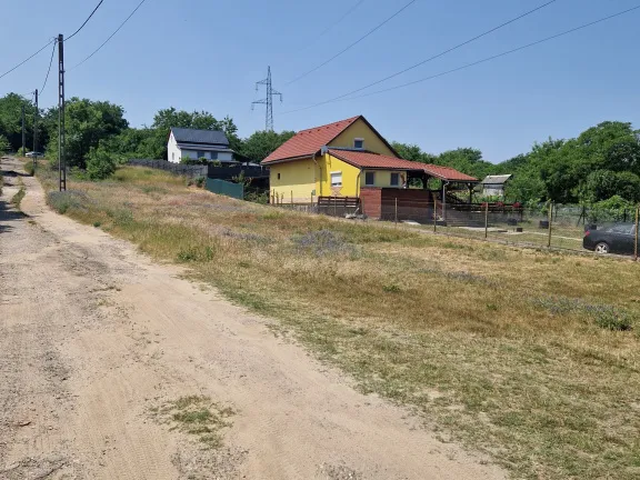 Eladó telek Mogyoród 1630 nm